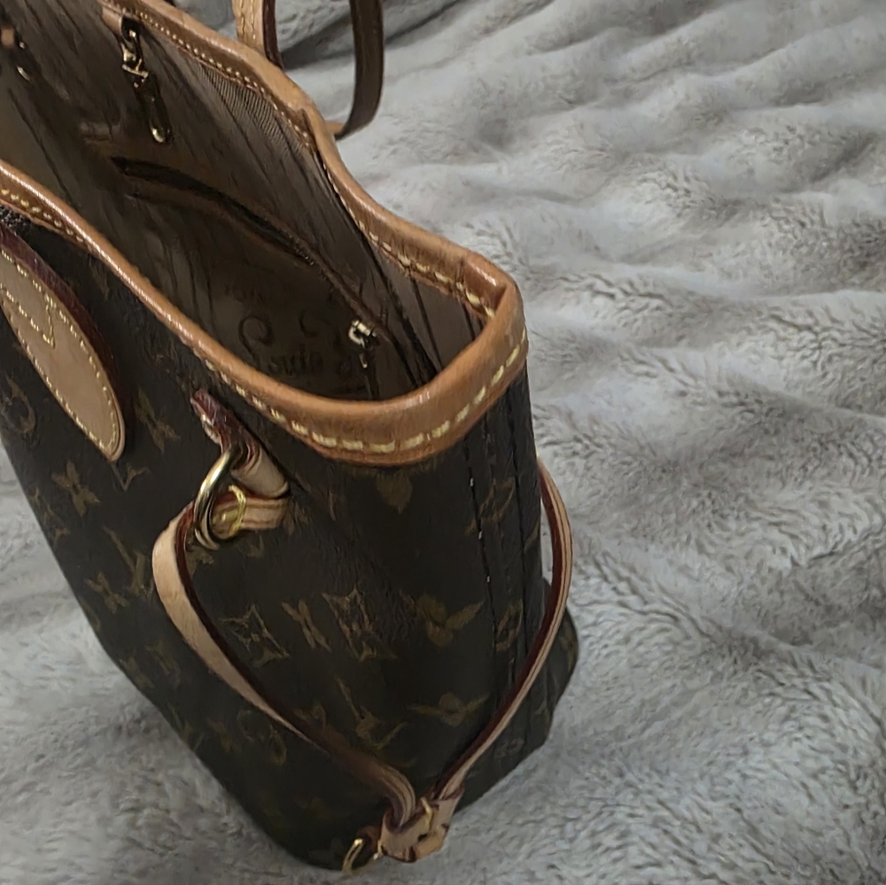 Louis Vuitton Monogram Neverfull PM Pre Owned. 100% Authentic Good Condition - Picture 14 of 16